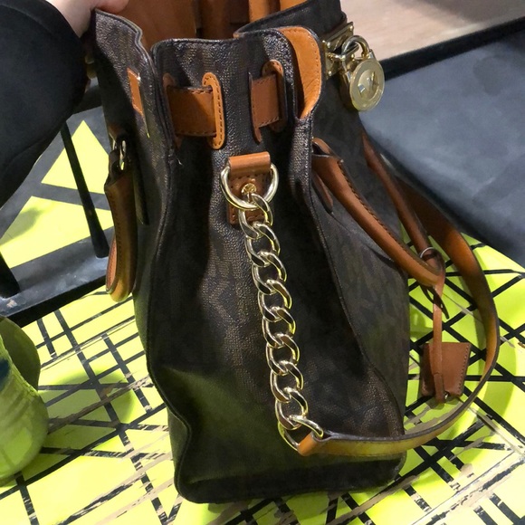 Michael Kors purse - Picture 4 of 4